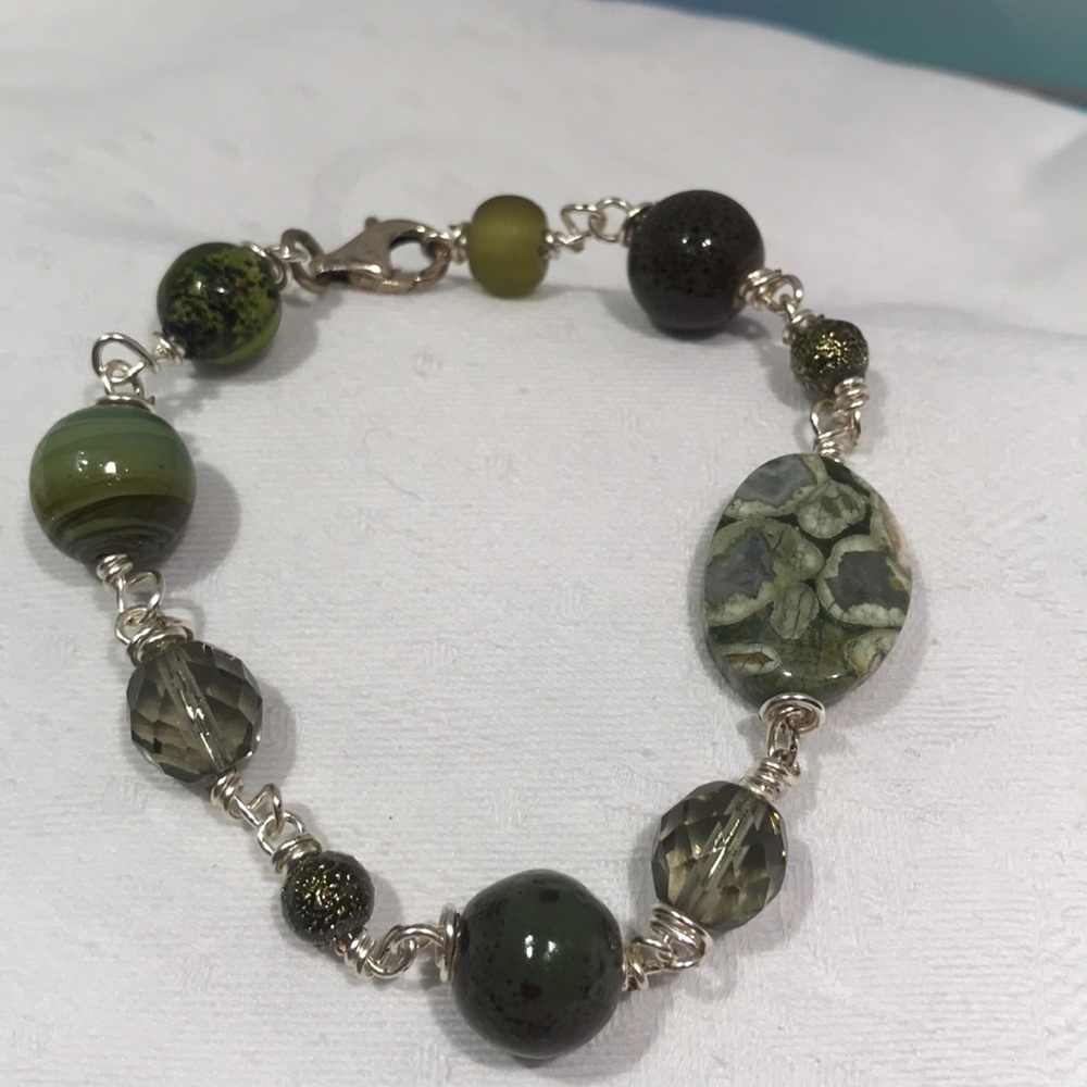 Artisan Glass and stone bead bracelet in green